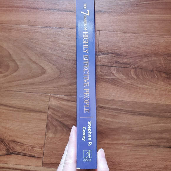 The 7 Habits of Highly Effective People book - Picture 2 of 4